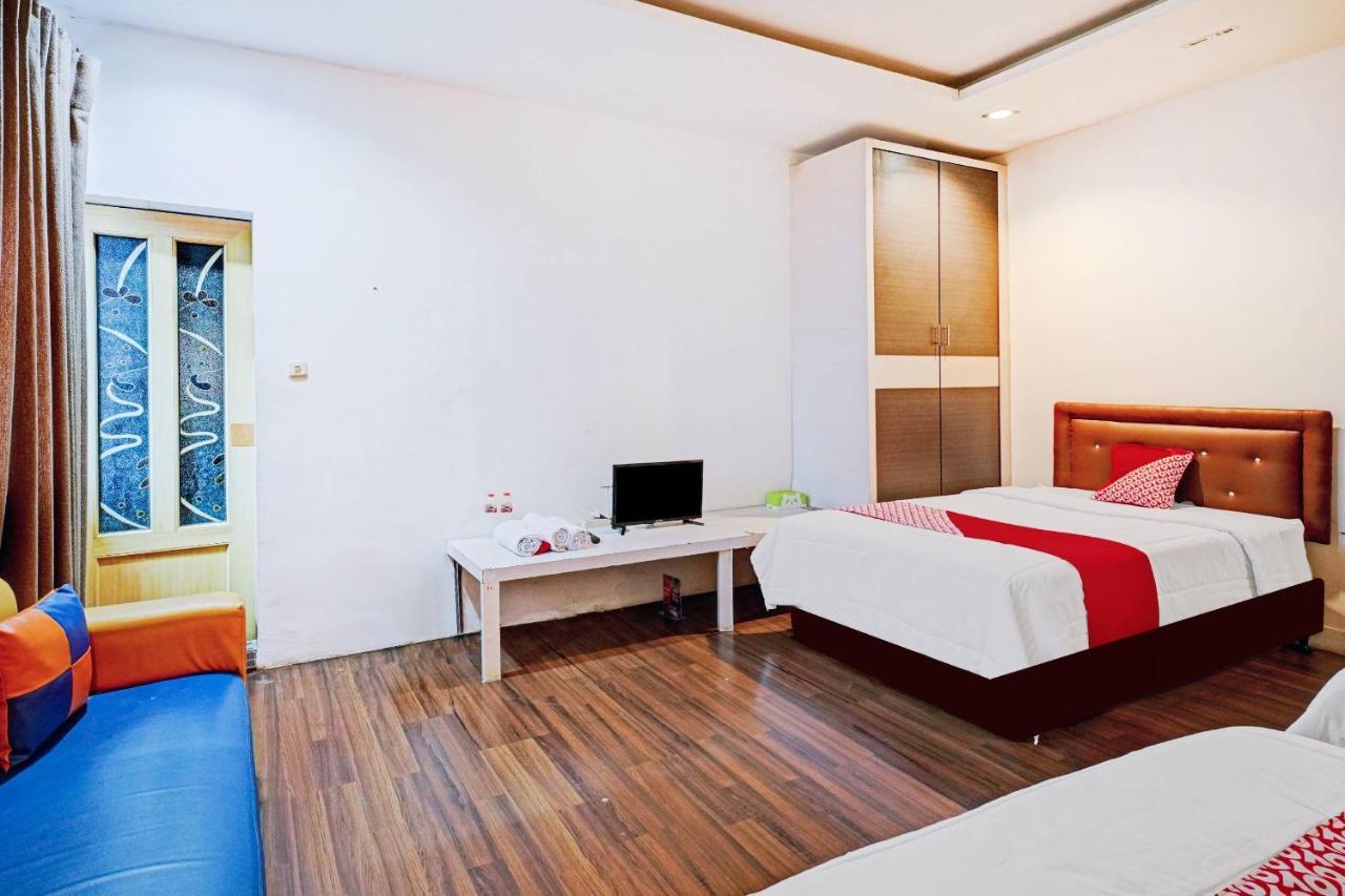 Oyo 90450 Sentra Inn Medan Zewnętrze zdjęcie