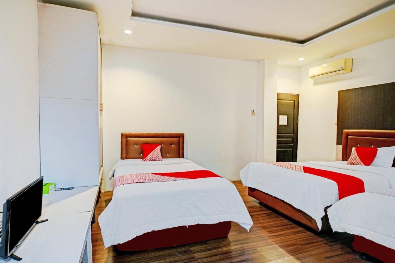 Oyo 90450 Sentra Inn Medan Zewnętrze zdjęcie