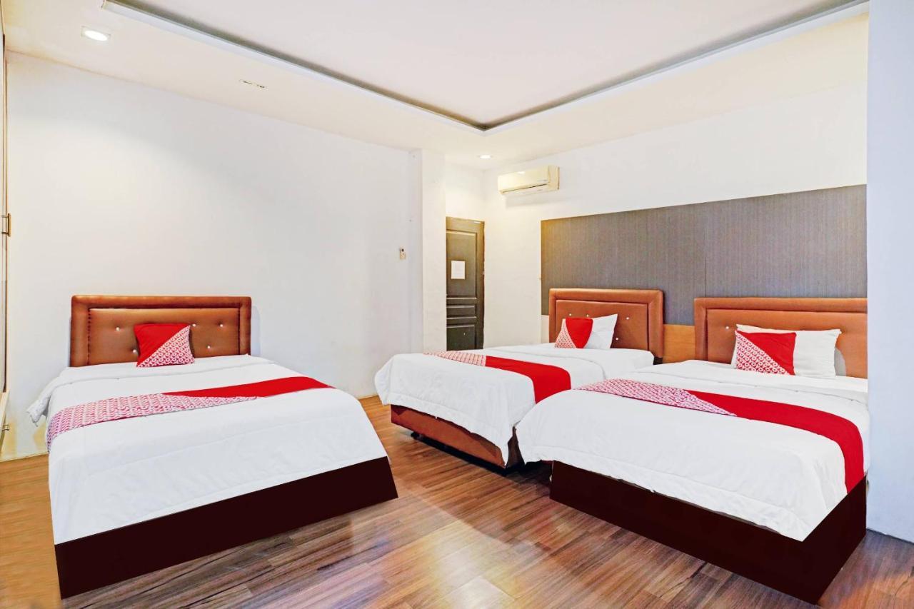 Oyo 90450 Sentra Inn Medan Zewnętrze zdjęcie