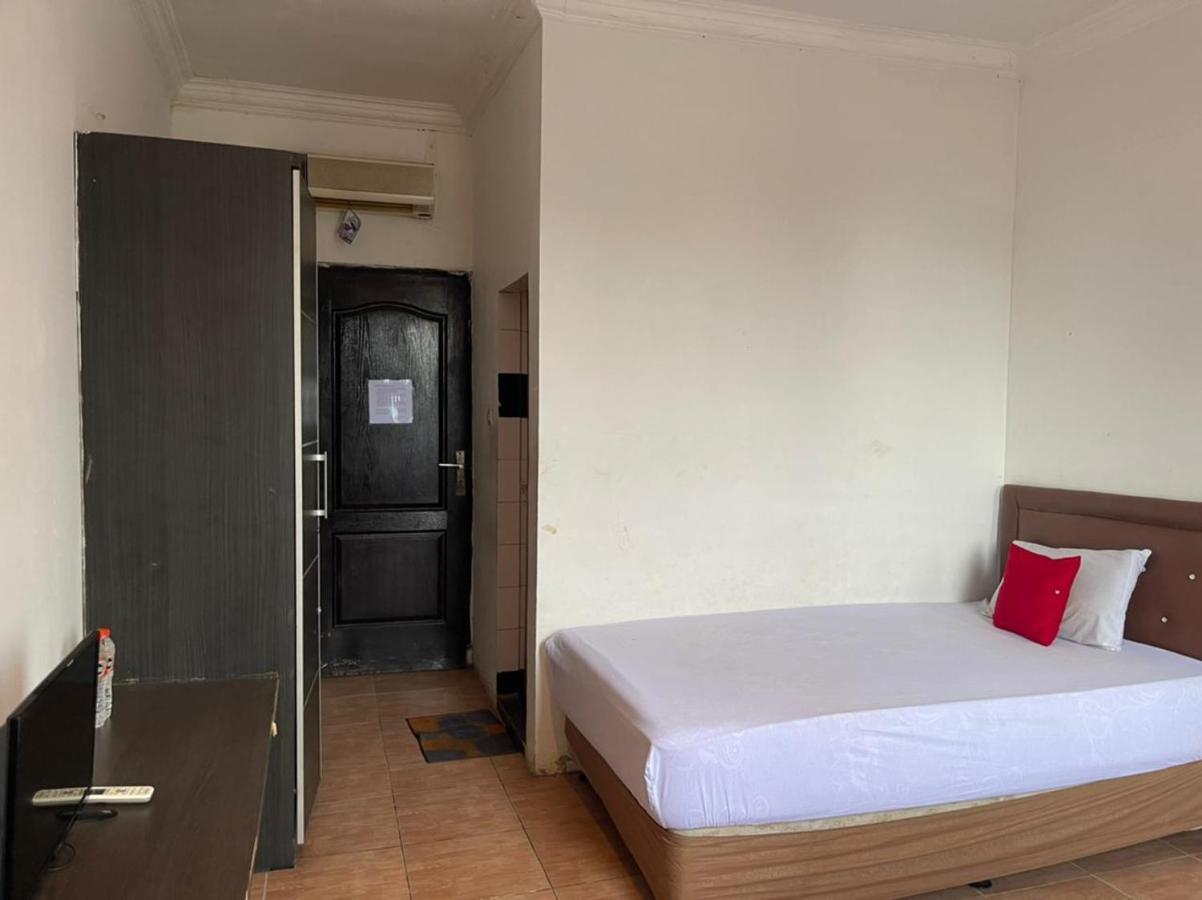 Oyo 90450 Sentra Inn Medan Zewnętrze zdjęcie